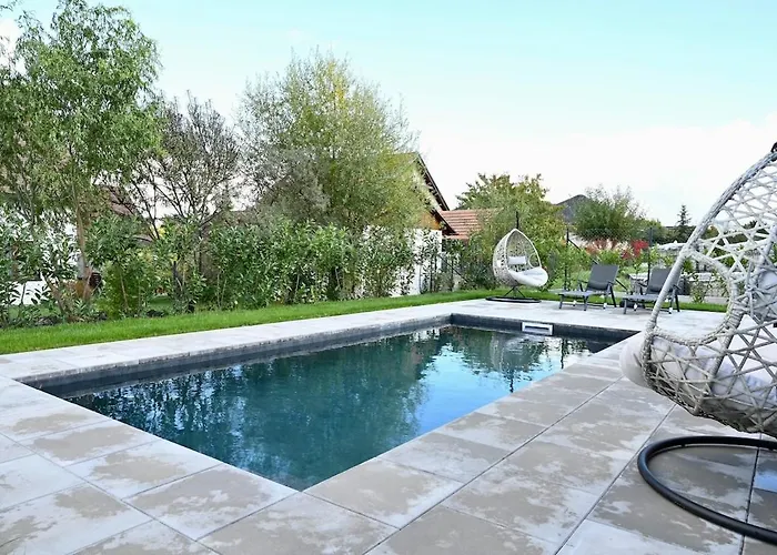 Feriehus Pool & Relax Mukarov